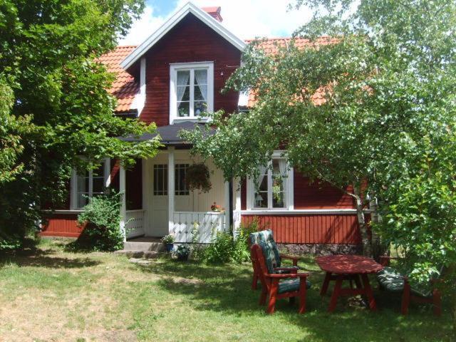 Karlstugan Cottage Vimmerby Exterior foto