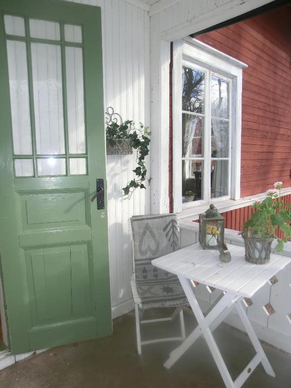 Karlstugan Cottage Vimmerby Habitación foto